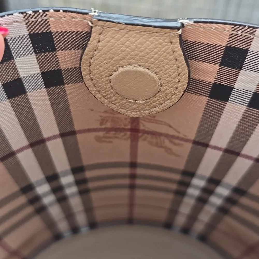 Burberry Haymarket Check Colours Small Lorne Bucket Bag Leather - Picture 5 of 15